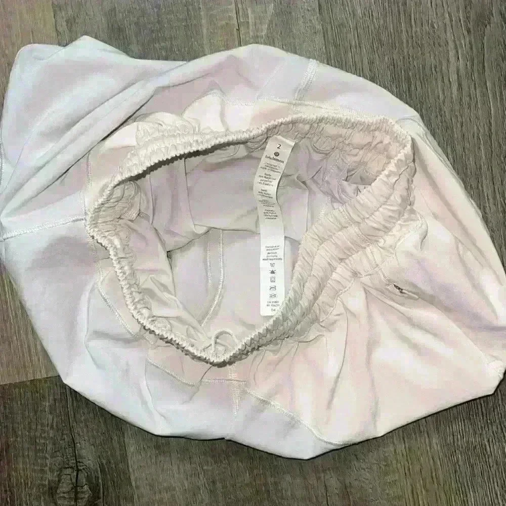 Lululemon limited edition Hotty Hot Short 4"
Asym - Picture 8 of 10